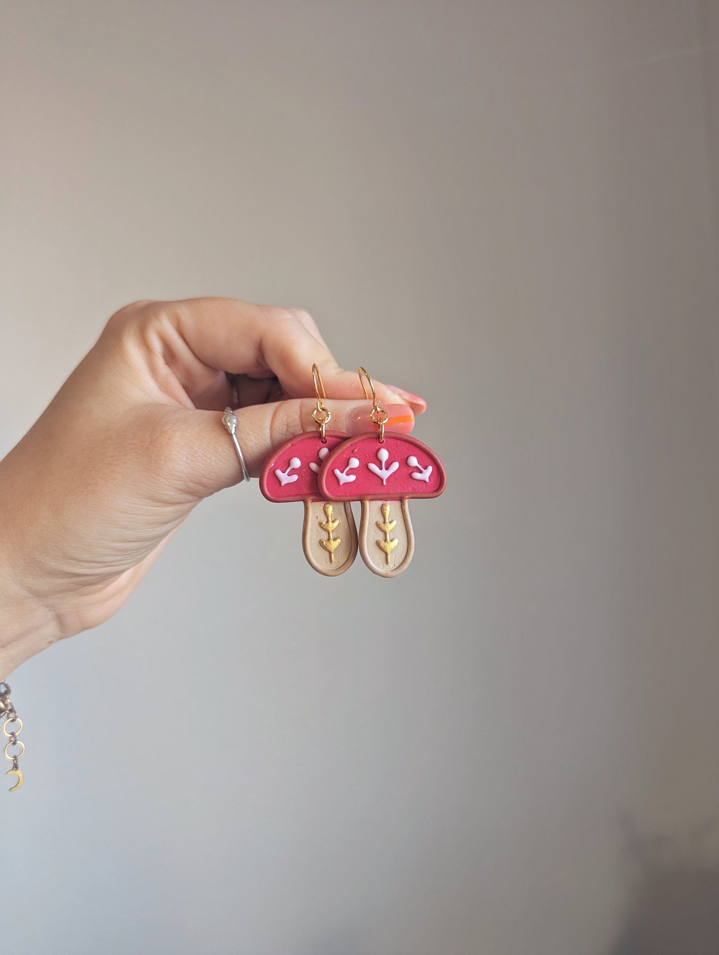 Mushrooms - Folkish Clay