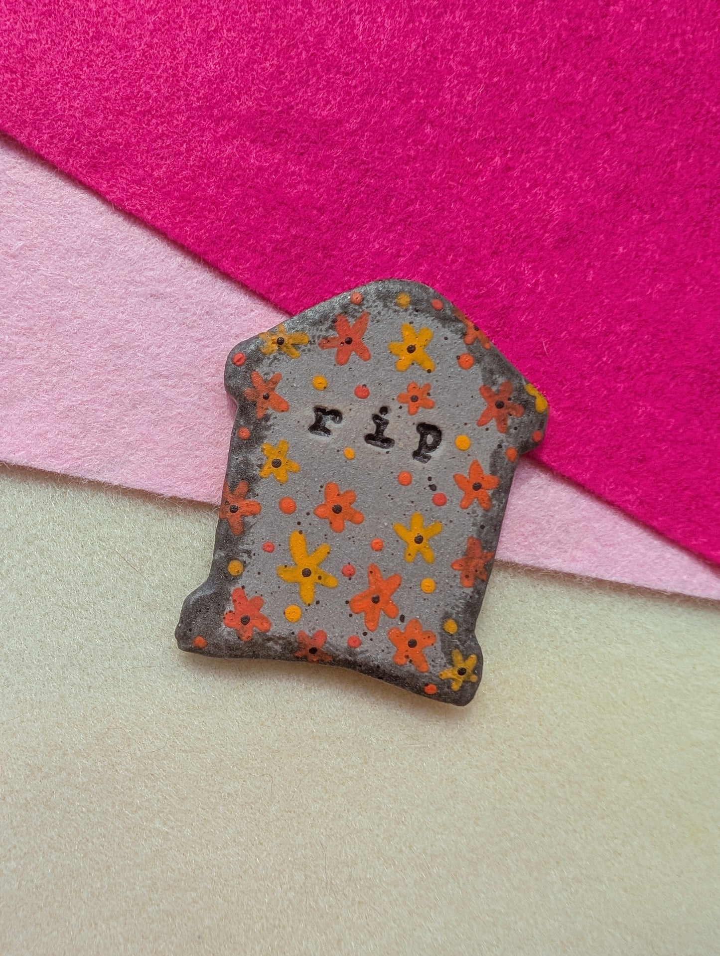 Magnet - RIP Autumn Daisies - Stoneware