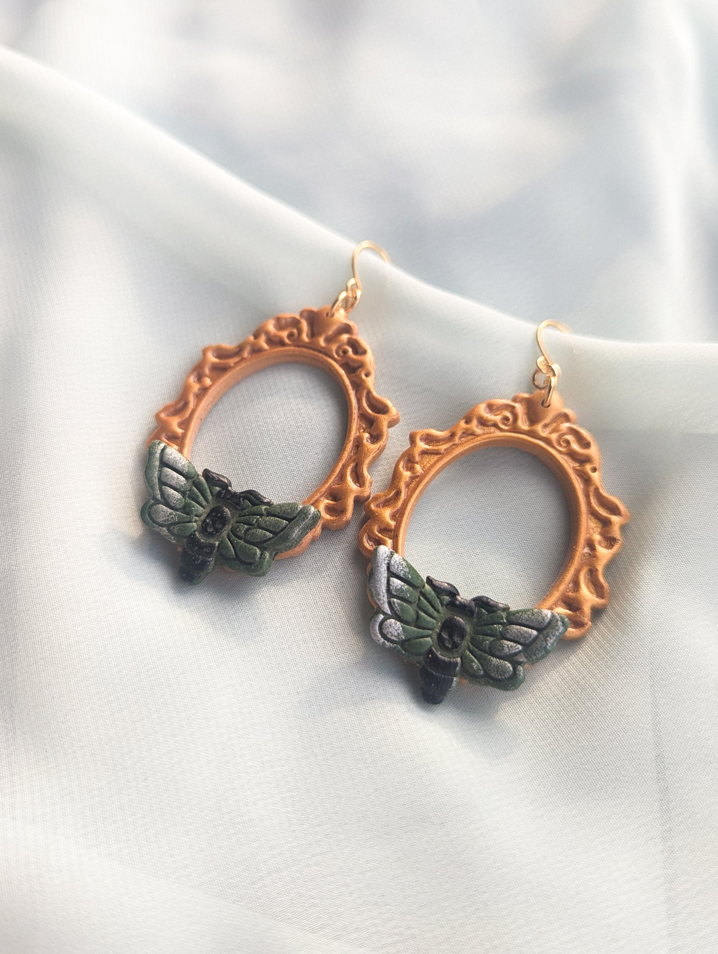 Revelio - Golden Frame Moff - Hand Painted