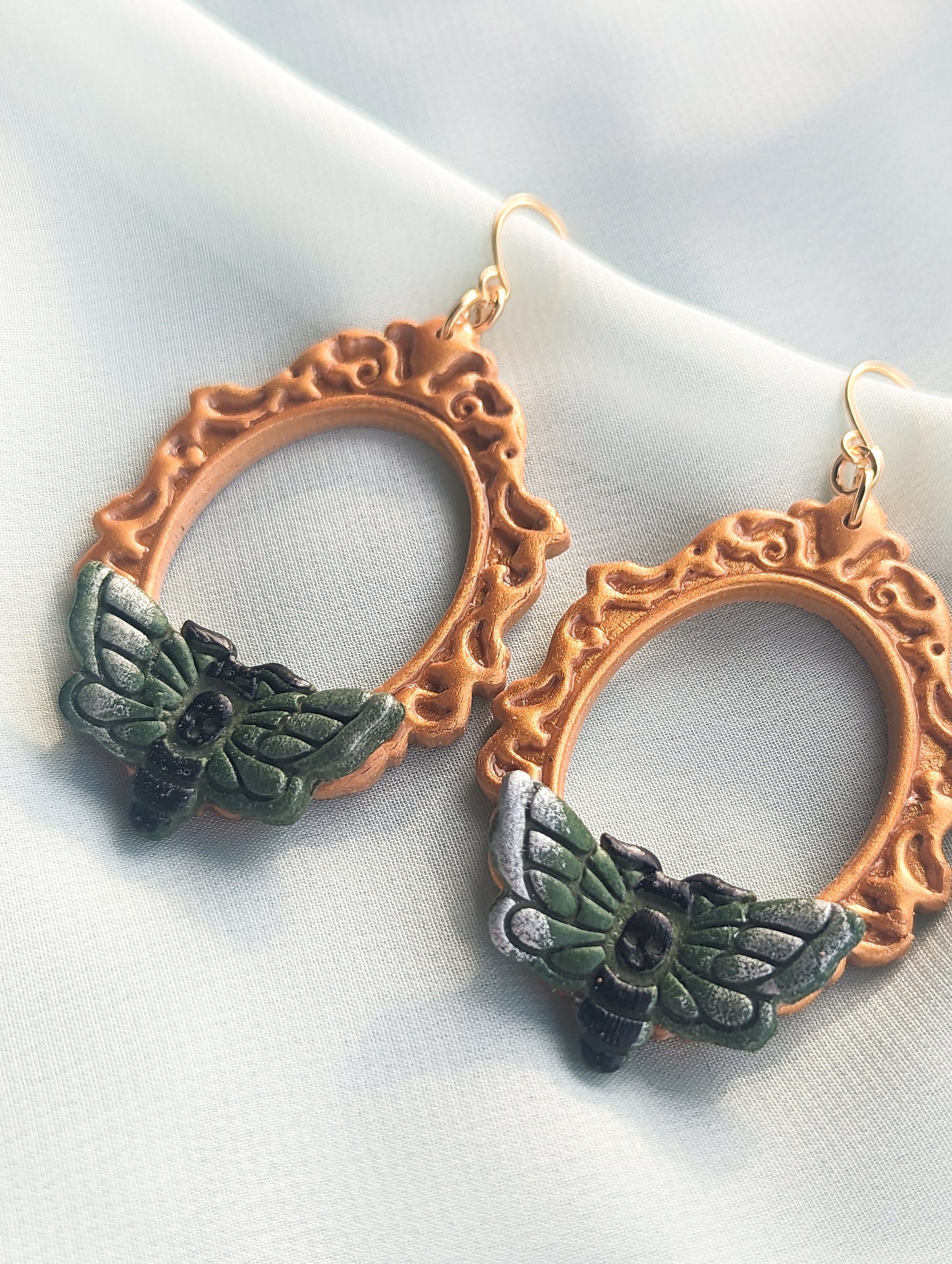 Revelio - Golden Frame Moff - Hand Painted