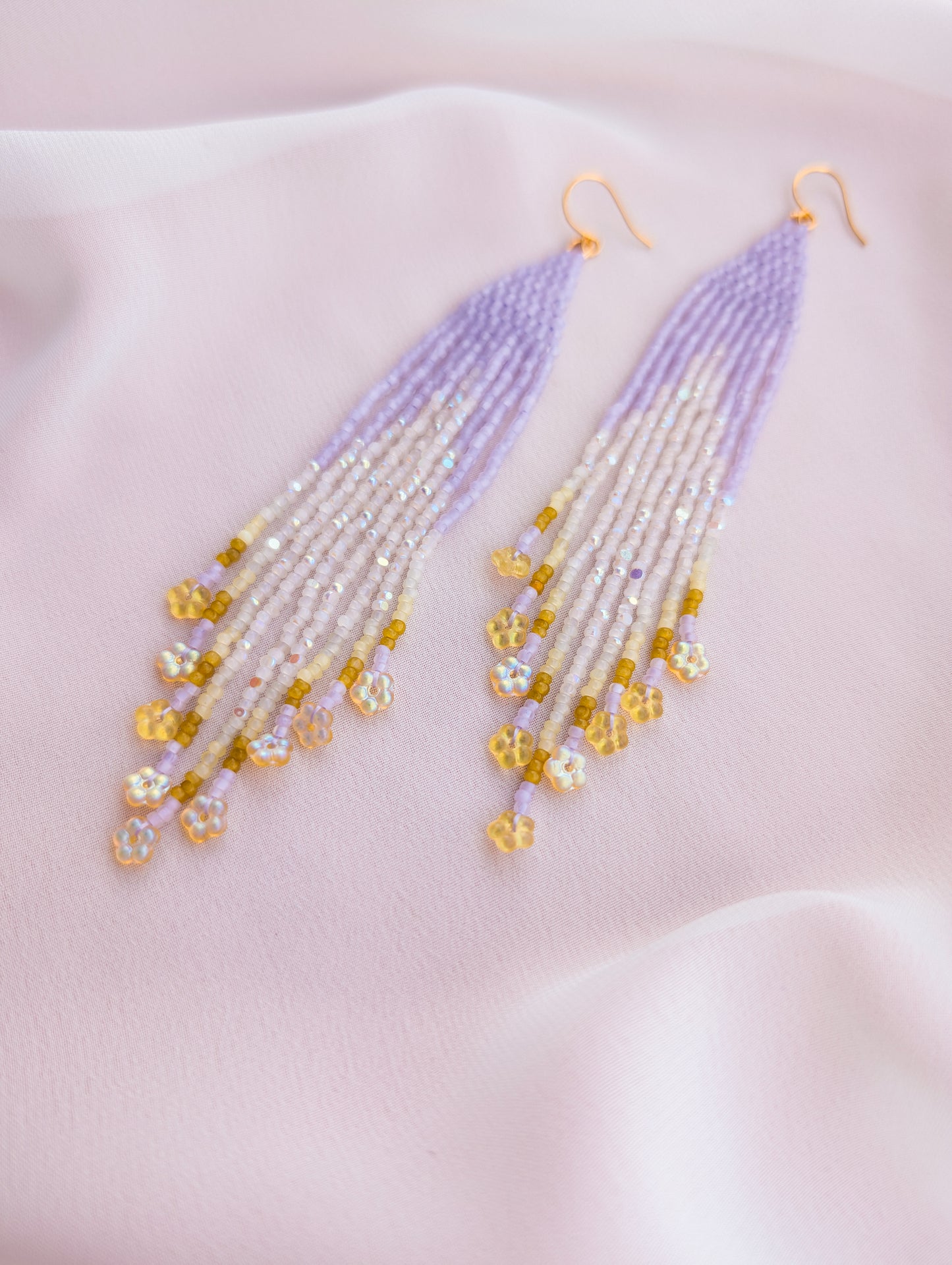 Elain's Glimmer Fringe - Frosted Daisy Tips