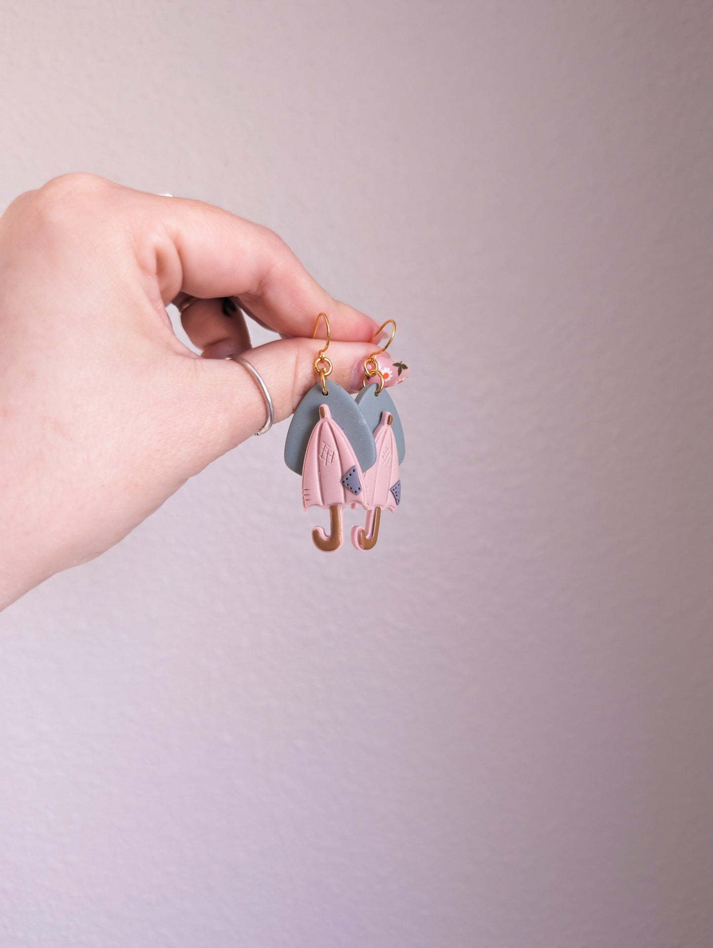 Giant Gamekeepers Suspiciously Magical Umbrella