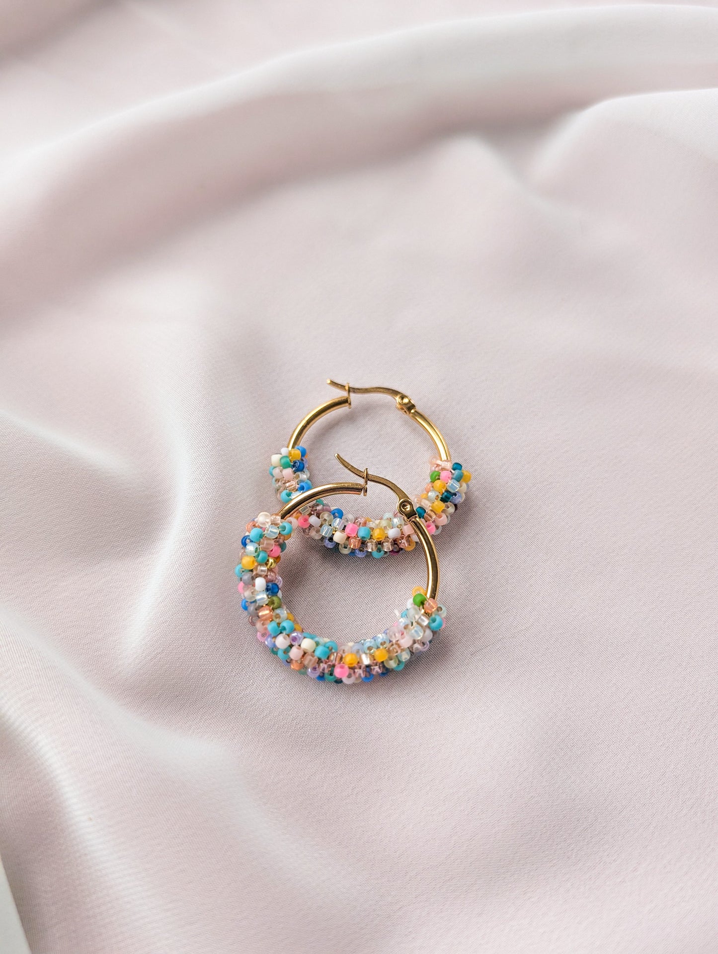 Beaded Hoops - Midi - Confetti Dip