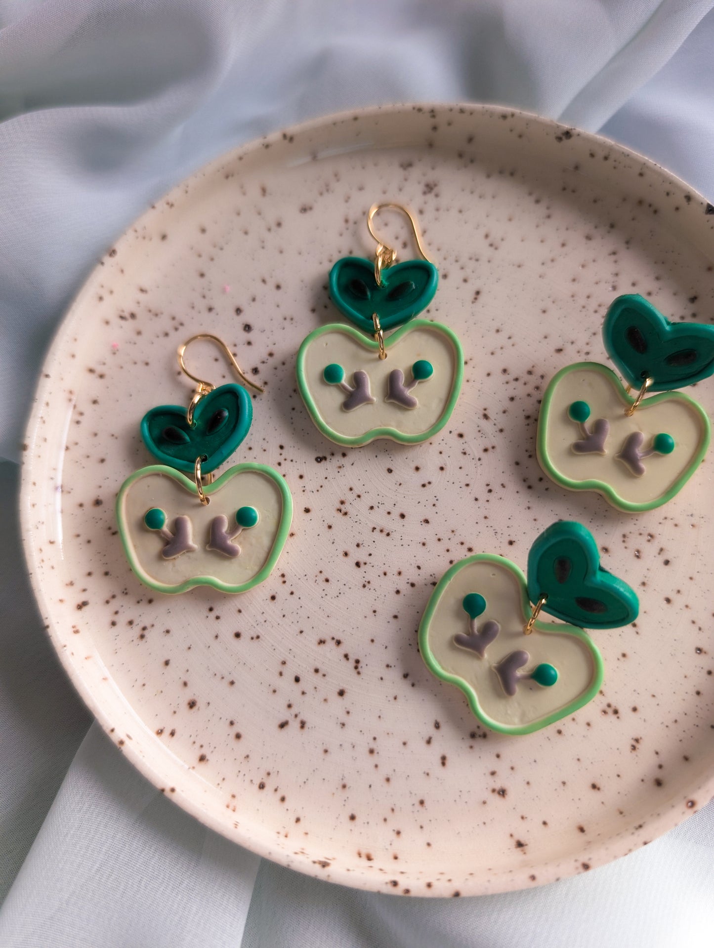 Apple - Folkish Clay