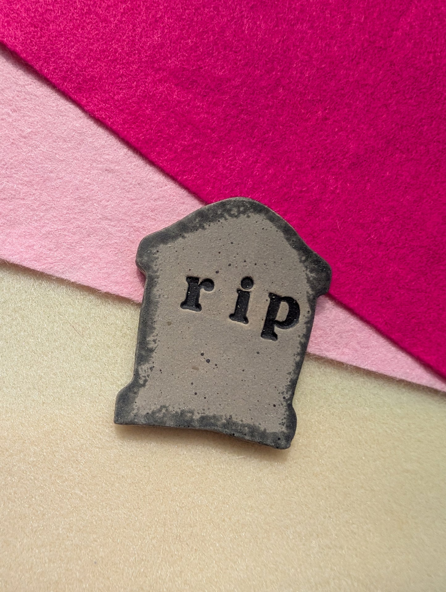 Magnet - RIP - Stoneware