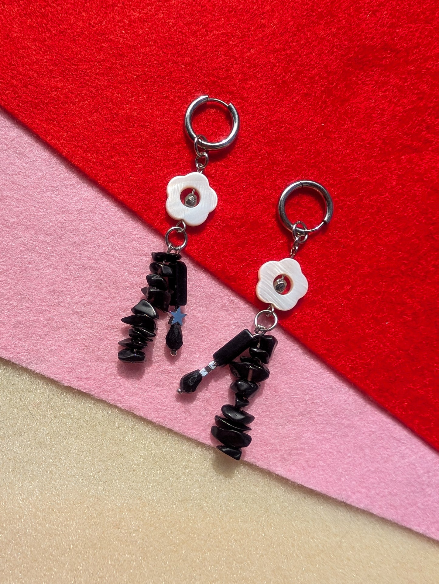 Glimmer - River Shell Daisy, Black Onyx, Faceted Tear Drop