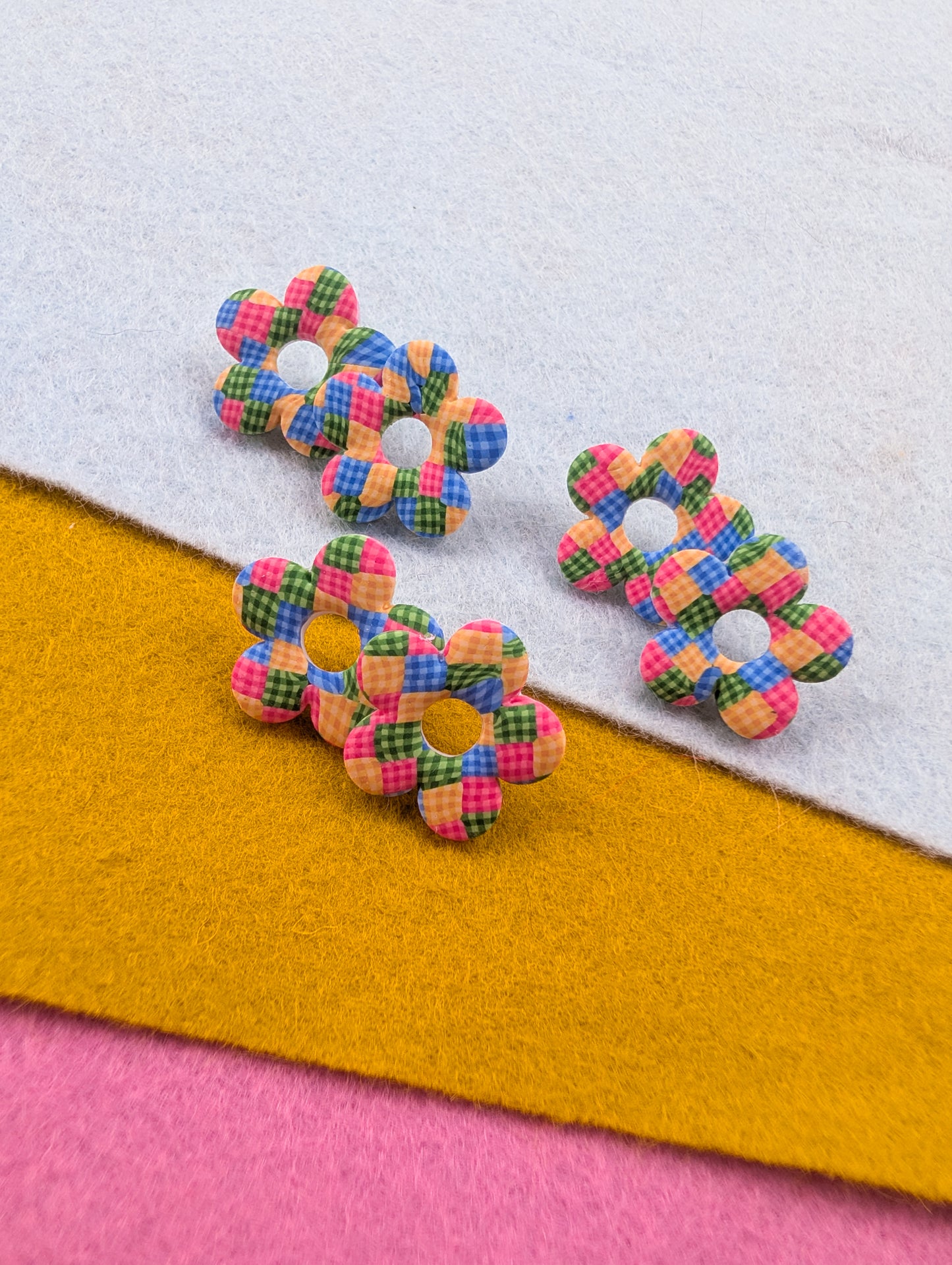 Studs - Picnic Blanket - Daisy