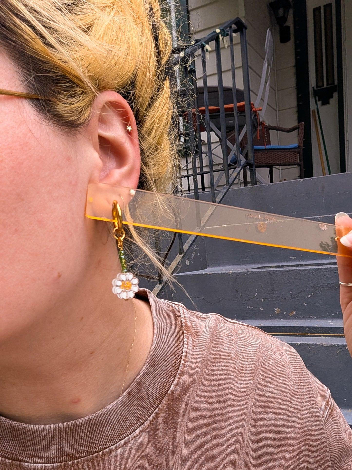 Charms - Glass Daisy Drops