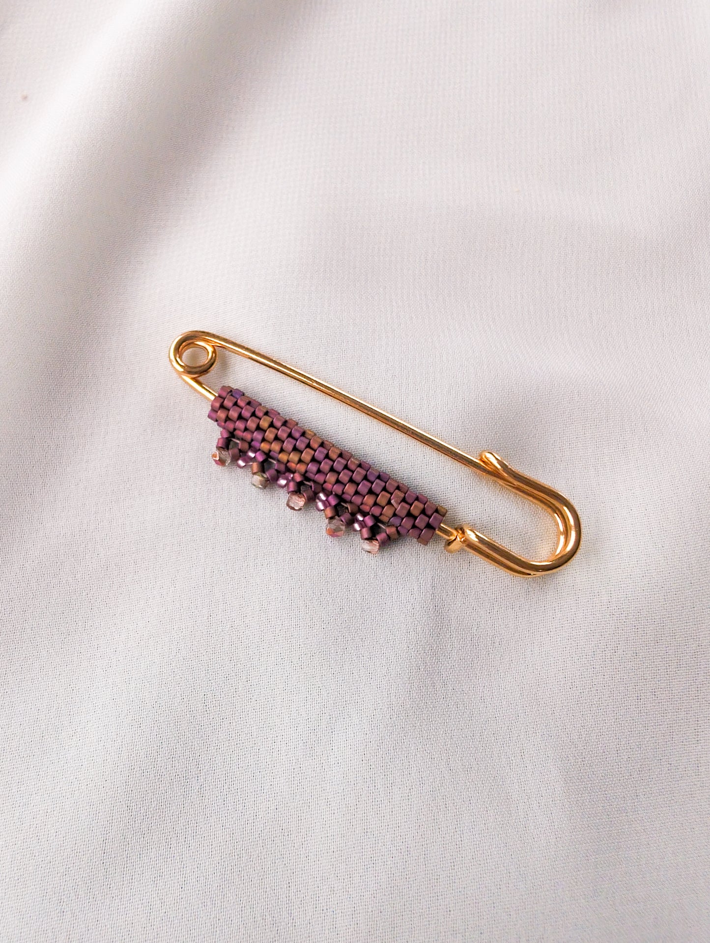Golden Raspberry - Gold Kilt Pin Style