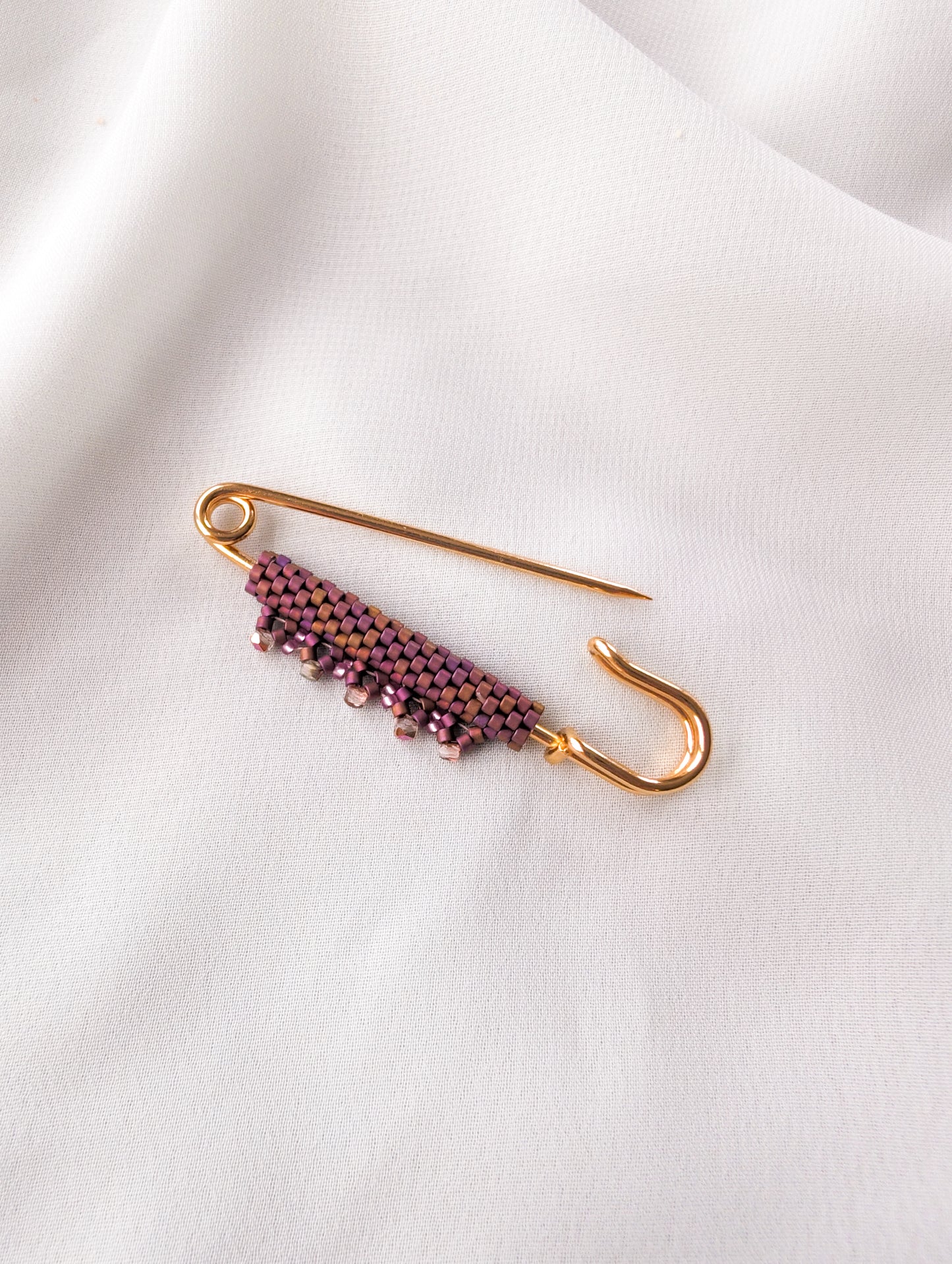 Golden Raspberry - Gold Kilt Pin Style
