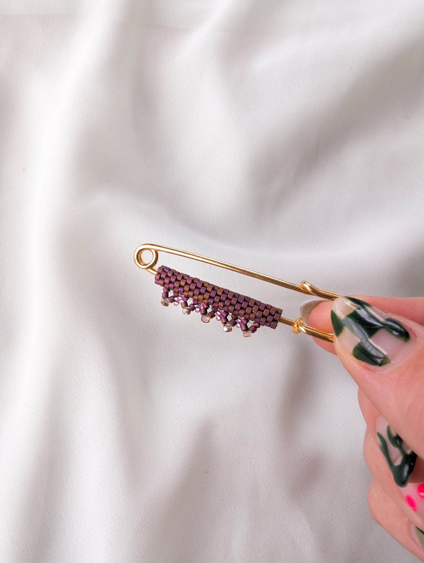 Golden Raspberry - Gold Kilt Pin Style