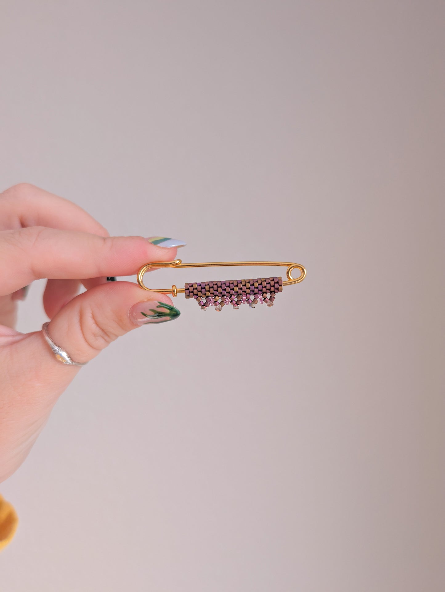 Golden Raspberry - Gold Kilt Pin Style