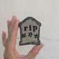 Magnet - RIP Black Flowers - Stoneware
