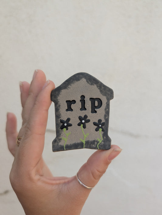 Magnet - RIP Black Flowers - Stoneware
