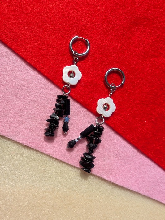 Glimmer - River Shell Daisy, Black Onyx, Faceted Tear Drop