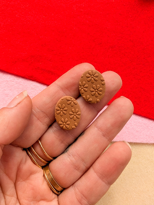 Daisy Oval Stud - Dijon