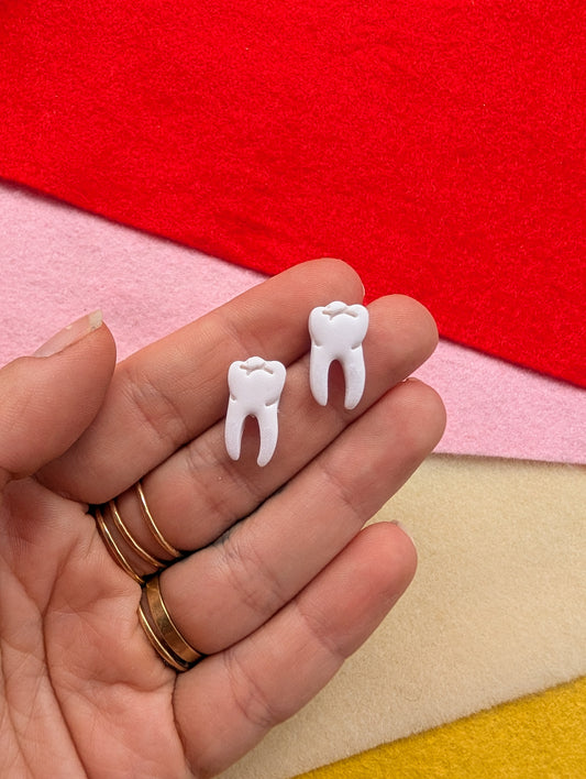 Porcelain Tooth Stud