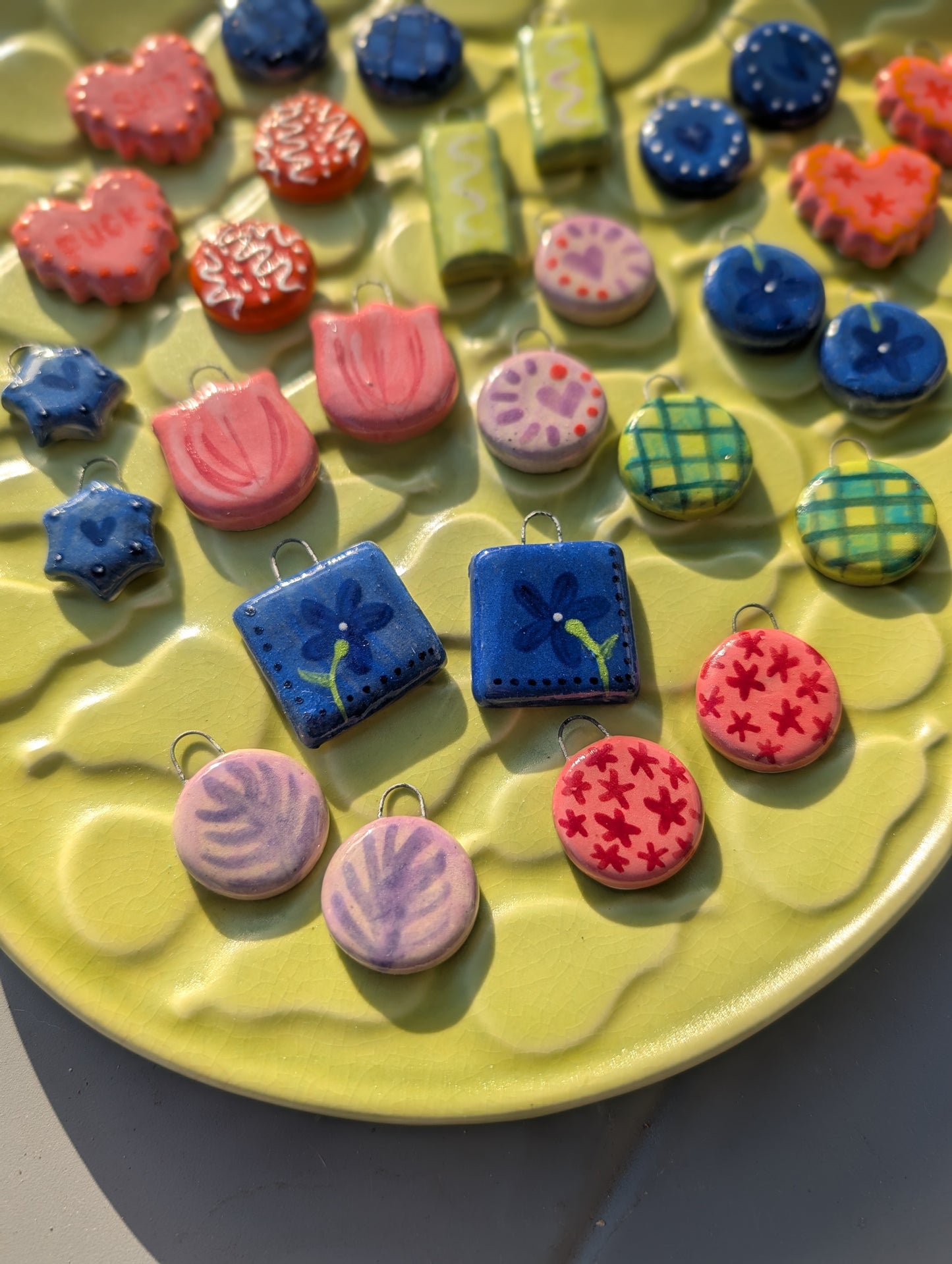 Charms - Stoneware - Pink & Magenta Flowers