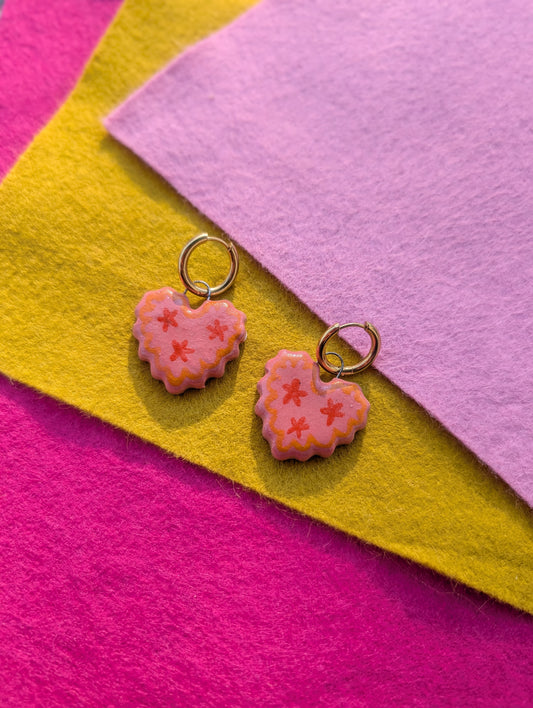 Charms - Stoneware - Pink Scalloped Hearts & Flowers