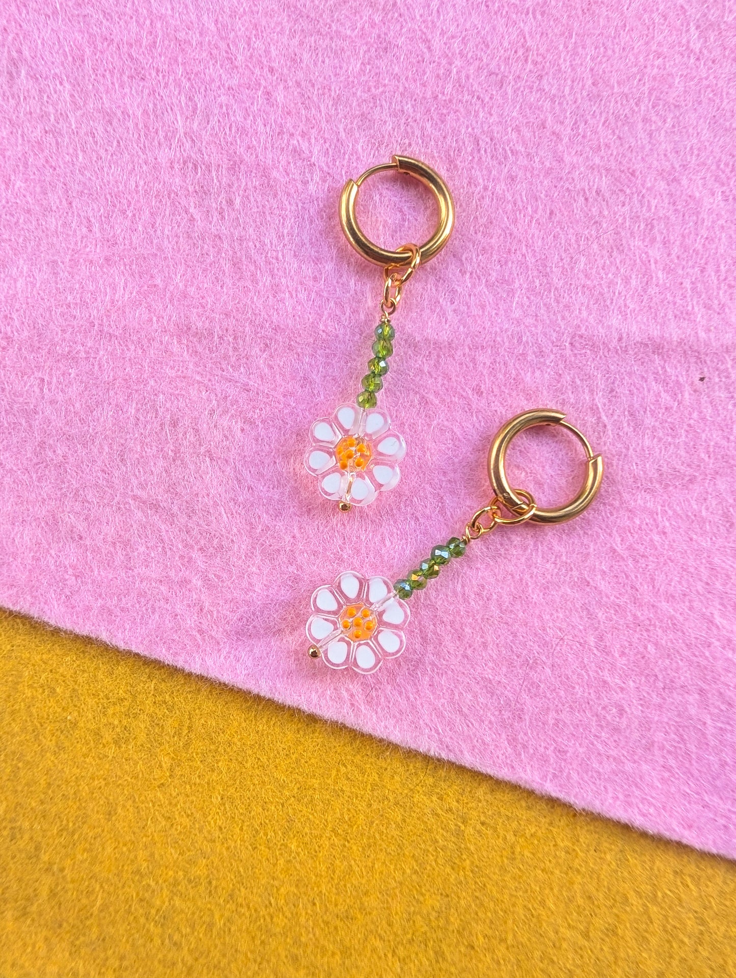 Charms - Glass Daisy Drops