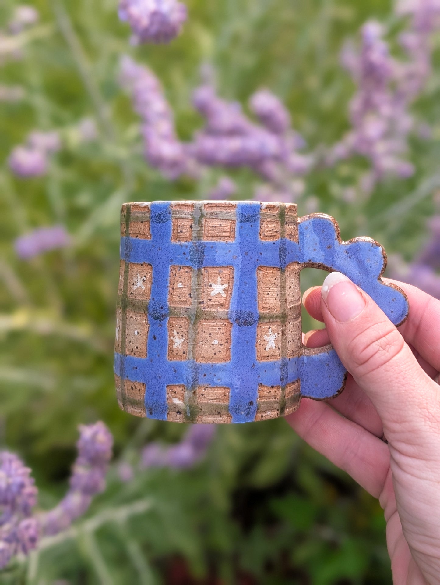 Pottery - Gingham Daisy Mug - 5.75 oz