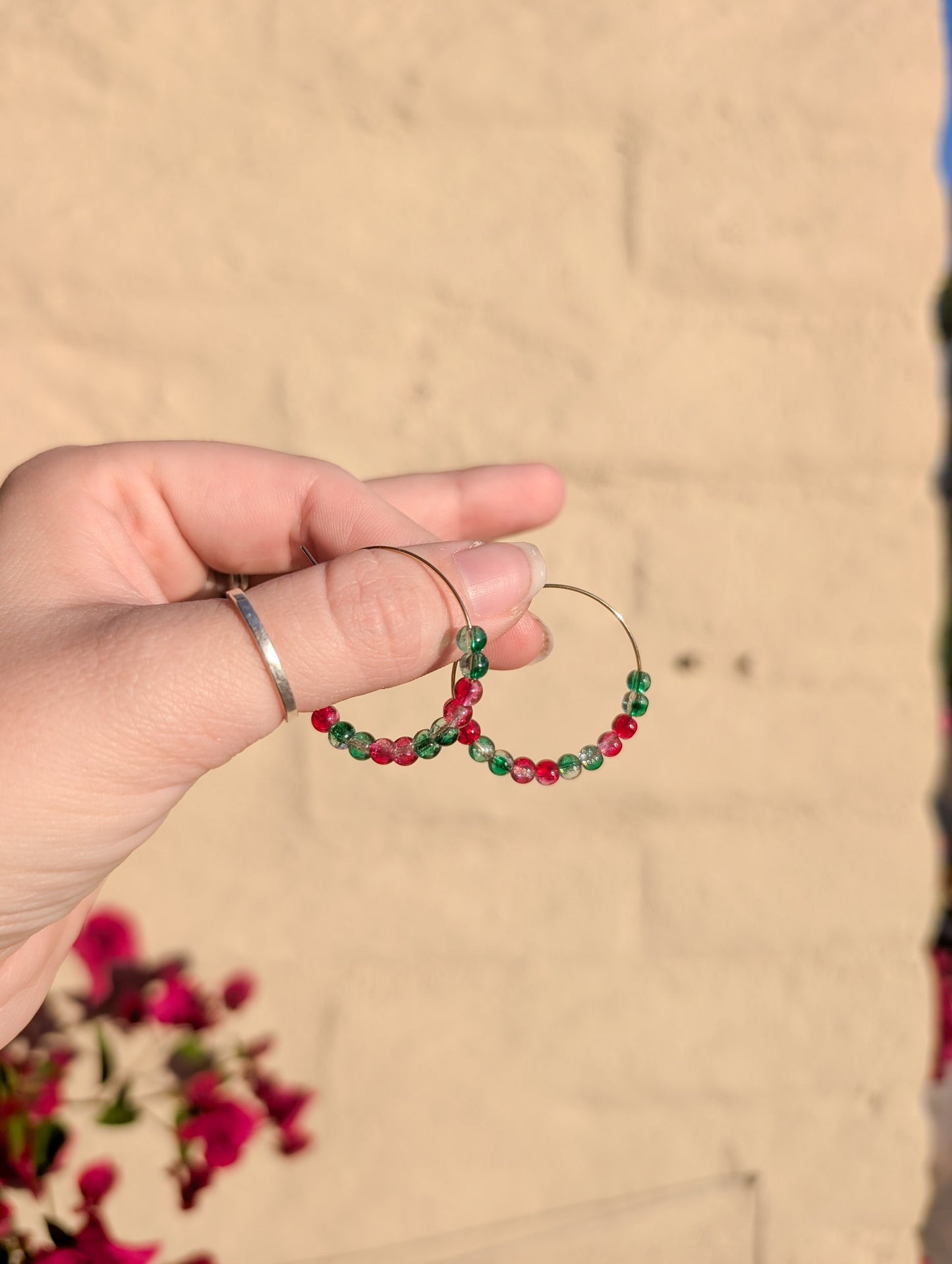 Daily Hoops - Gold - Red & Green Crackle Dots