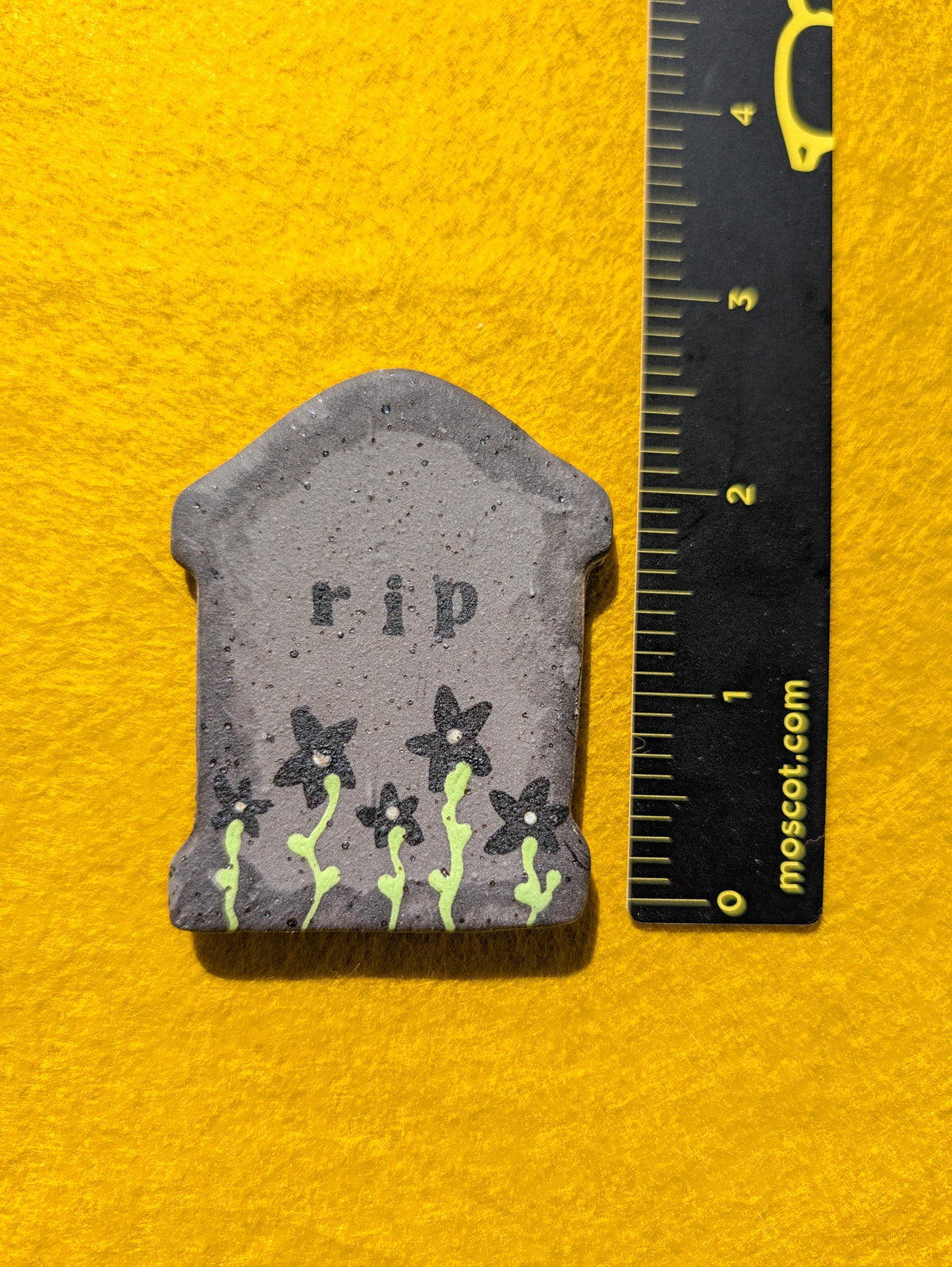 Magnet - RIP Black Flowers - Stoneware