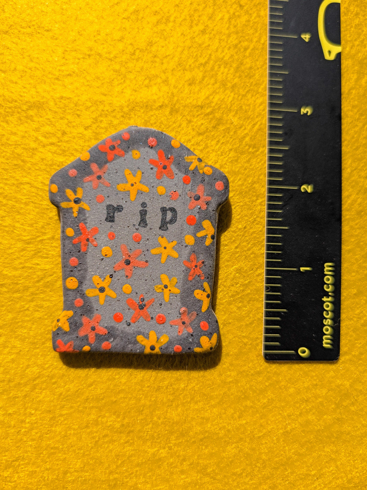 Magnet - RIP Autumn Daisies - Stoneware