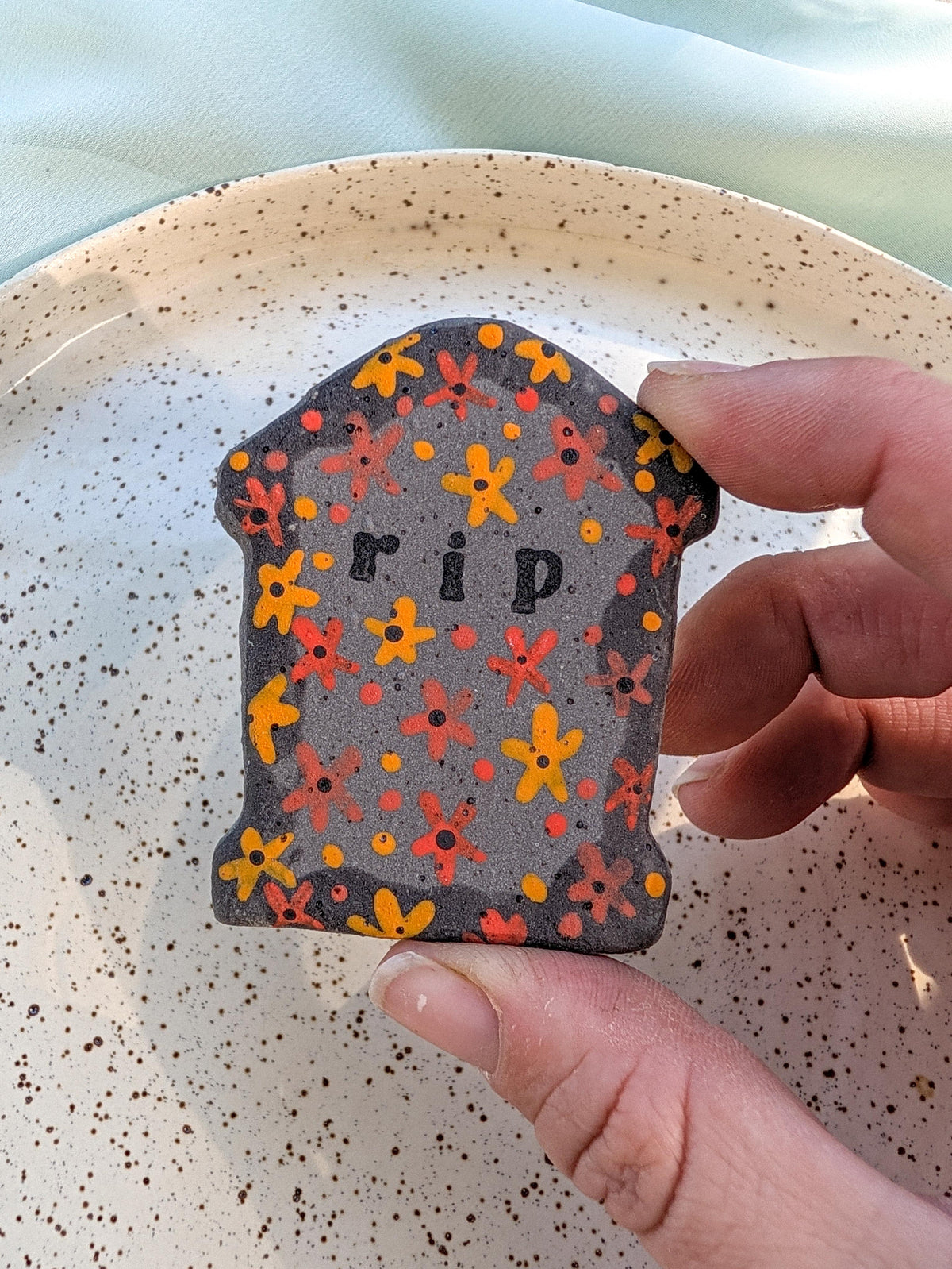 Magnet - RIP Autumn Daisies - Stoneware