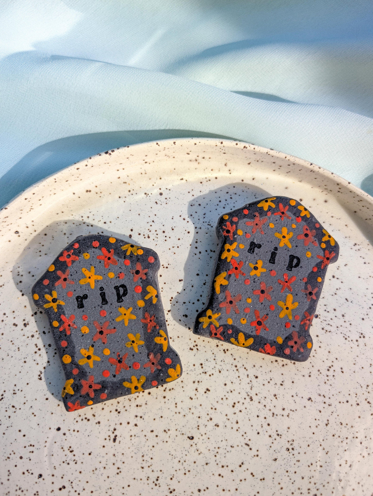 Magnet - RIP Autumn Daisies - Stoneware